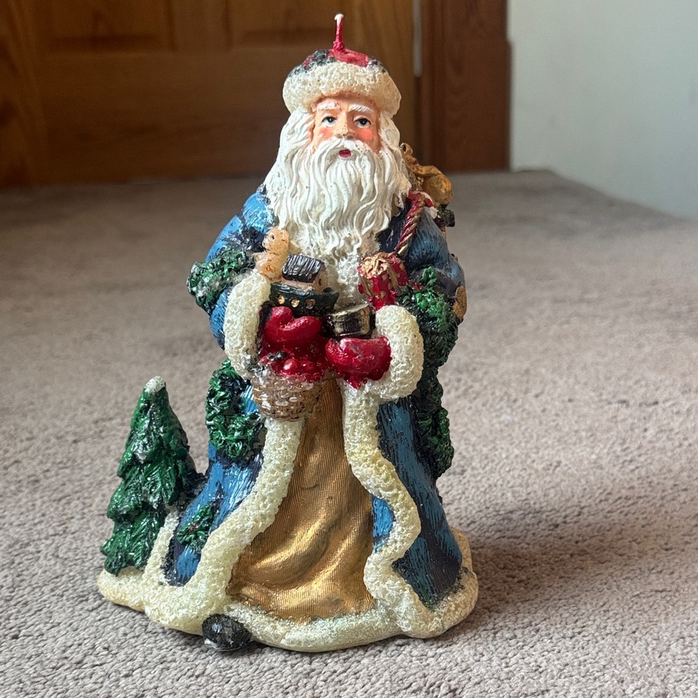 Vintage Royal Products Inc. Santa Claus Candle Christmas Decor Figurine